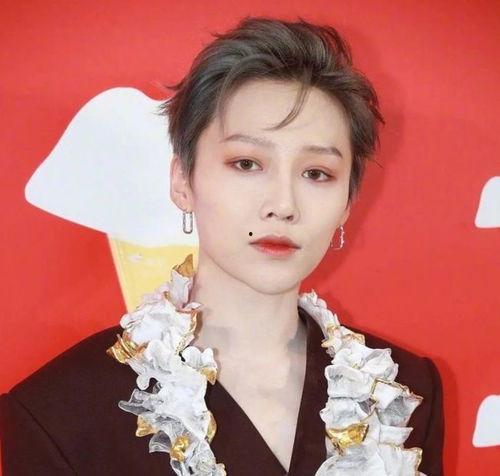 刘雨昕爆料最新动态,揭秘娱乐圈幕后真相！  第2张